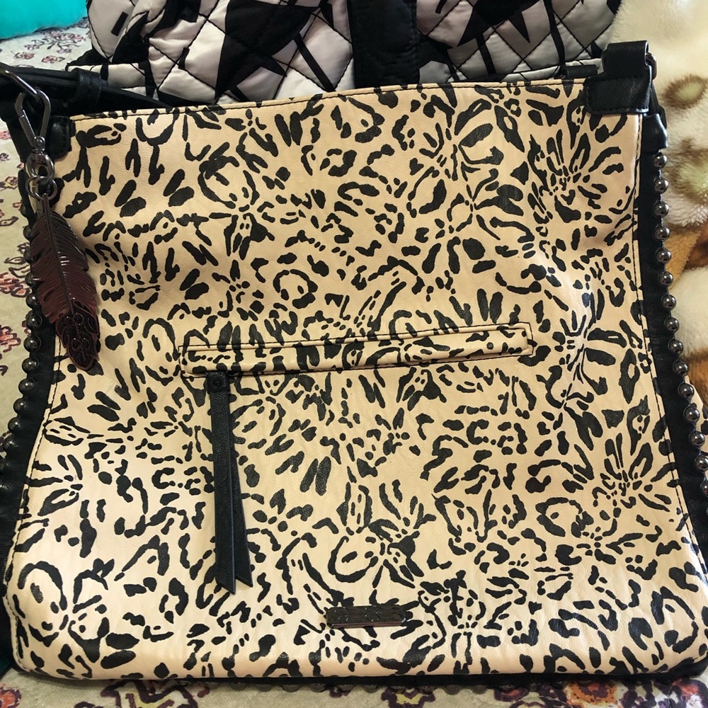 Jessica Simpson hangbag/shoulder bag.